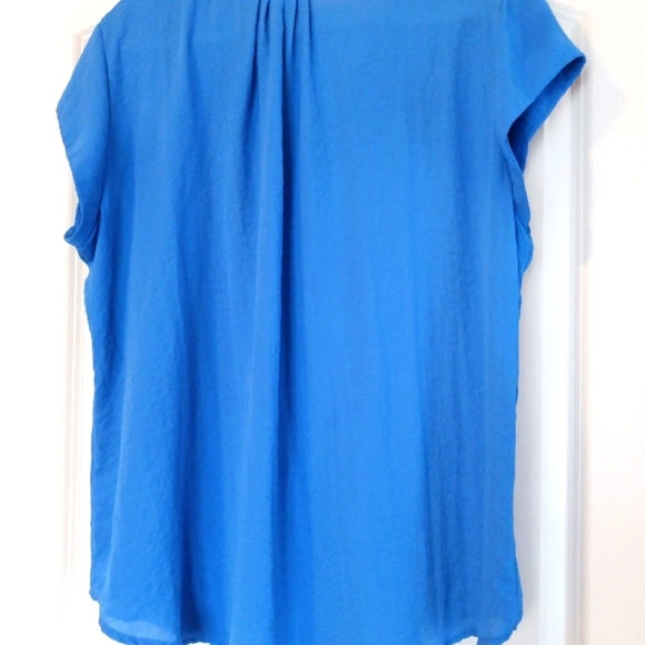 Liz Claiborne Blue Women's Gauzy Flowy Short Sleeve Blouse - Picture 4 of 11